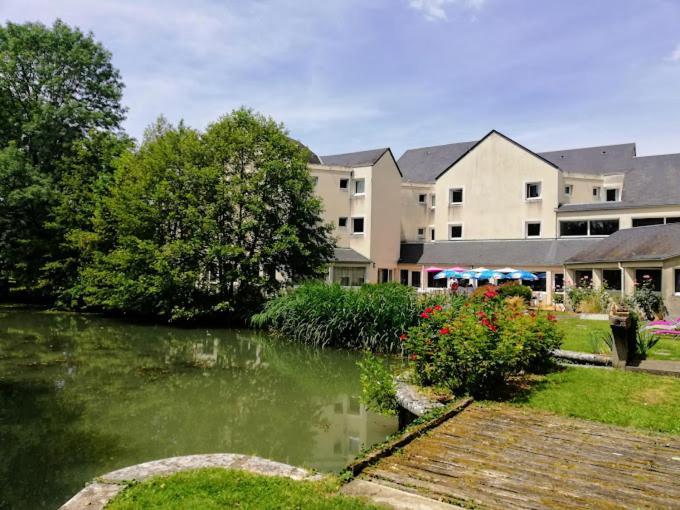 Logis Hotel Le Relais Du Moulin Valençay Exterior foto
