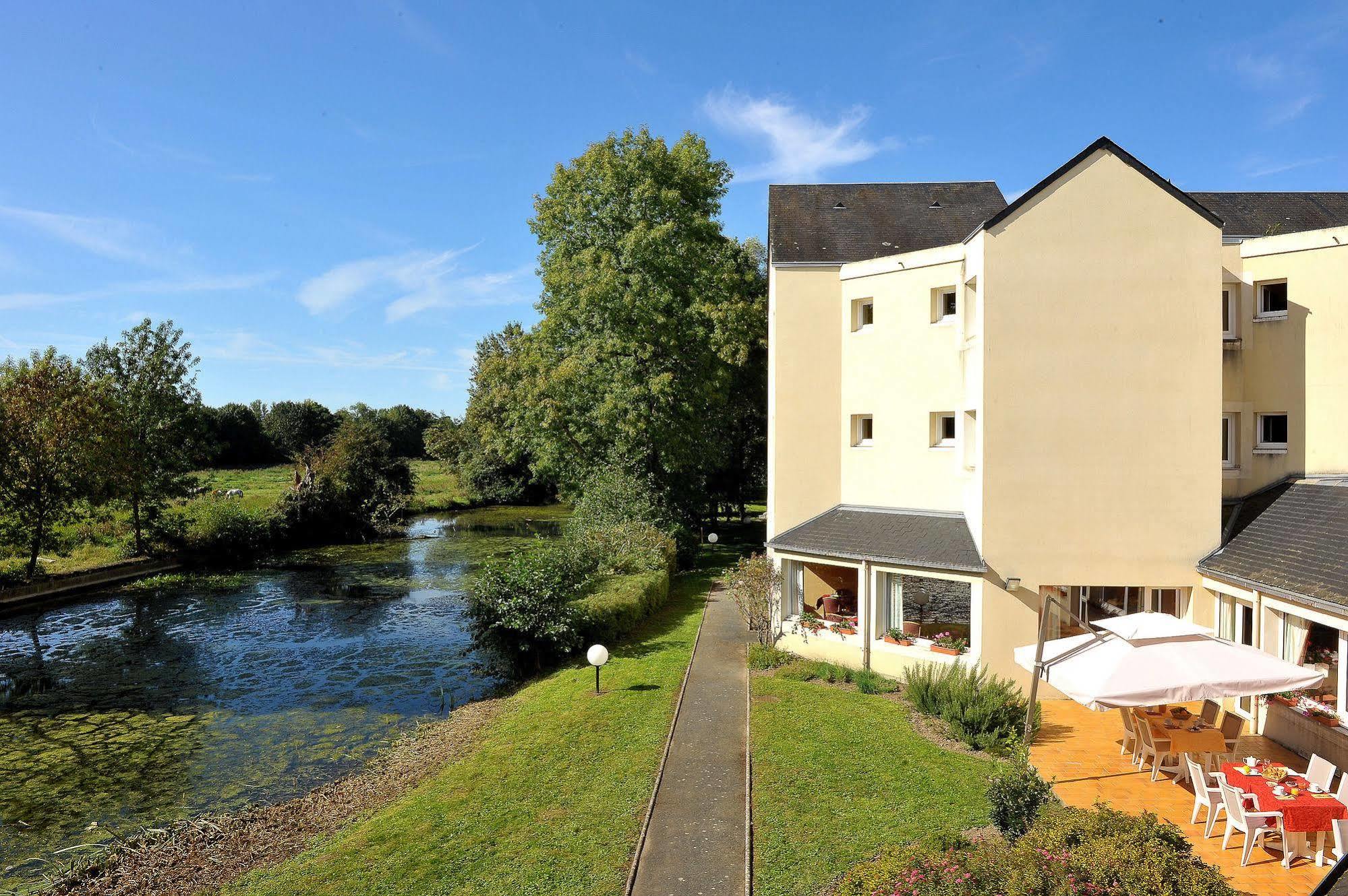 Logis Hotel Le Relais Du Moulin Valençay Exterior foto